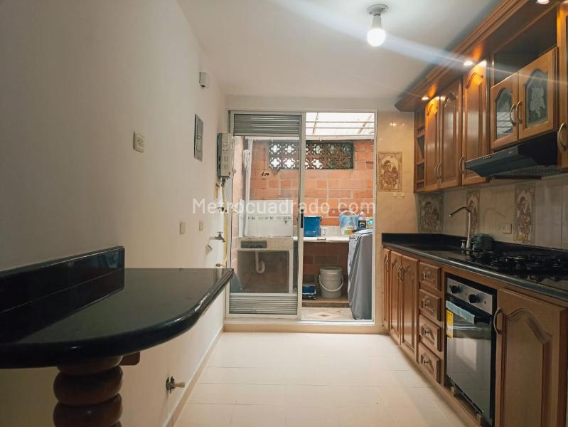 Modern 3BR House with Pool in Belen - 6