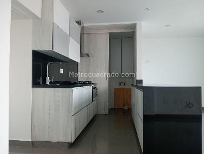 Apartamento de 4 alcobas en venta en Laureles, Medellín, 197 m² · foto 5 de 18