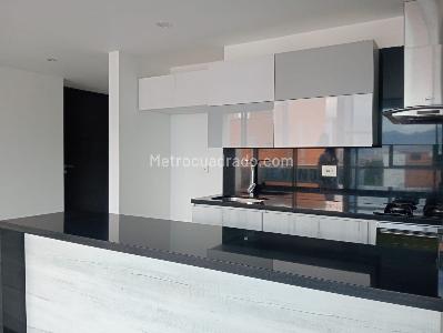 Apartamento de 4 alcobas en venta en Laureles, Medellín, 197 m² · foto 6 de 18