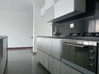 Apartamento de 4 alcobas en venta en Laureles, Medellín, 197 m² · foto 7 de 18