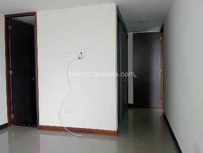Apartamento de 3 alcobas en venta en Laureles, Medellín, 90 m² · foto 10 de 17