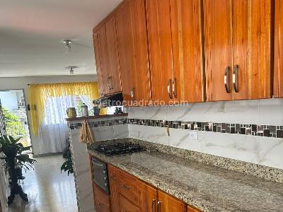 Apartamento de 3 alcobas en venta en Laureles, Medellín, 105 m² · foto 4 de 15