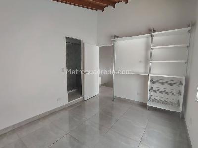 Casa de 5 alcobas en arriendo en La America, Medellín, 230 m² · foto 10 de 15