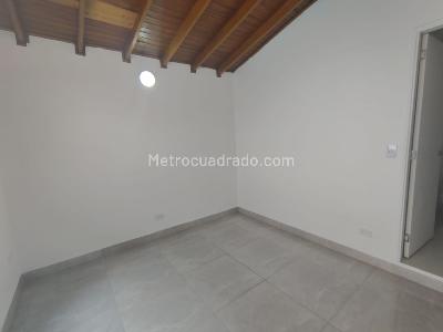 Casa de 5 alcobas en arriendo en La America, Medellín, 230 m² · foto 12 de 15