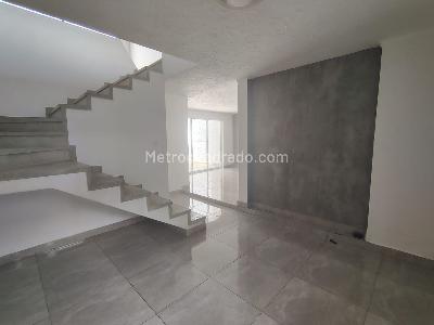 Casa de 5 alcobas en arriendo en La America, Medellín, 230 m² · foto 2 de 15