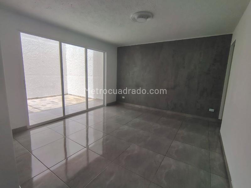 Spacious 5BR House in La America - 3