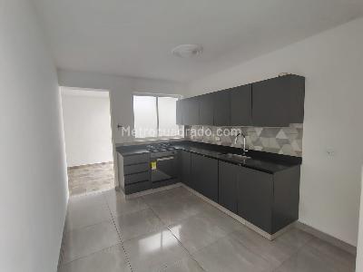 Casa de 5 alcobas en arriendo en La America, Medellín, 230 m² · foto 4 de 15