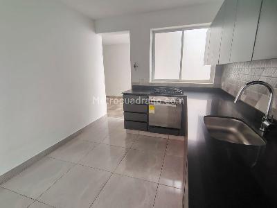 Casa de 5 alcobas en arriendo en La America, Medellín, 230 m² · foto 5 de 15
