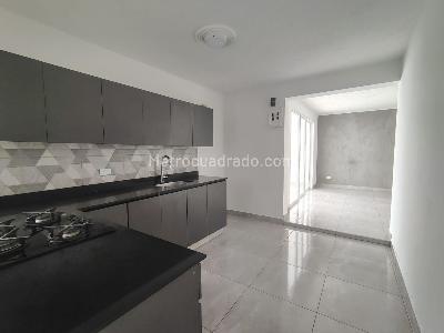 Casa de 5 alcobas en arriendo en La America, Medellín, 230 m² · foto 6 de 15