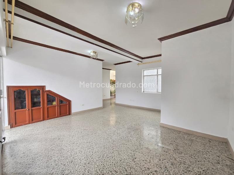 3BR Independent House for Rent in Belún, Medellín