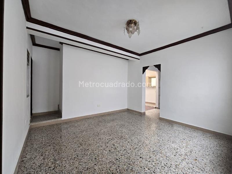 Casa Independiente de 3 Alcobas en Arriendo en Belén, Medellín - 4