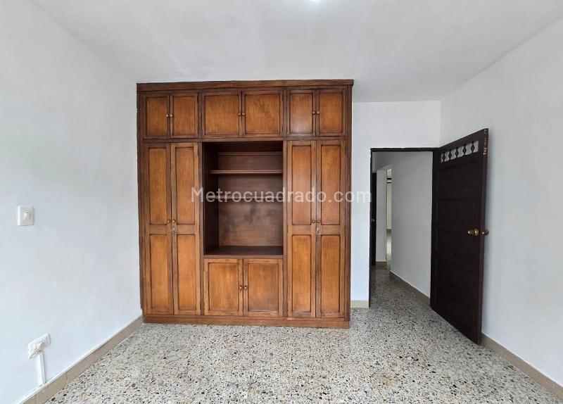 Casa Independiente de 3 Alcobas en Arriendo en Belén, Medellín - 8