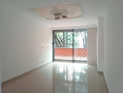 Apartamento de 3 alcobas en venta en Laureles, Medellín, 104 m² · foto 2 de 20