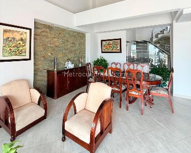 Apartamento de 5 alcobas en venta en Belen, Medellín, 162 m² · foto 2 de 17