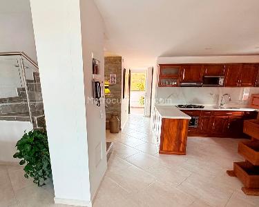 Apartamento de 5 alcobas en venta en Belen, Medellín, 162 m² · foto 4 de 17