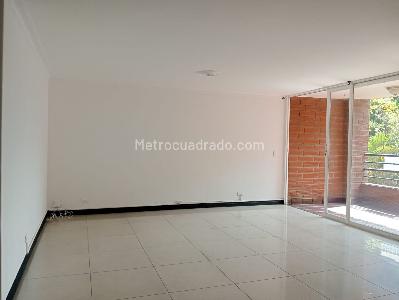 Apartamento de 3 alcobas en venta en Laureles, Medellín, 105 m² · foto 2 de 18