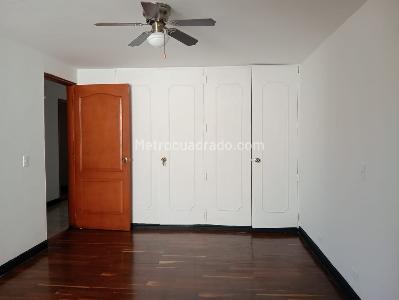 Apartamento de 3 alcobas en venta en Laureles, Medellín, 105 m² · foto 9 de 18