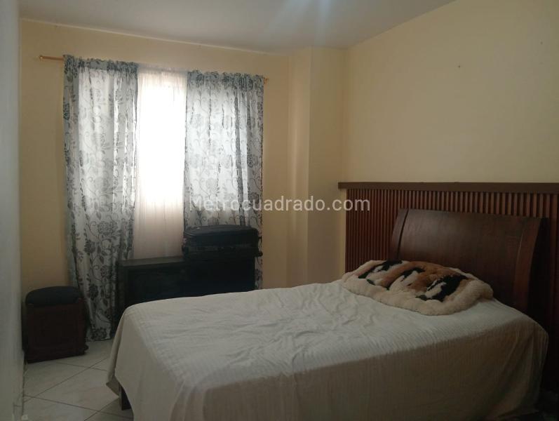 Apartamento Amoblado de 3 Alcobas en La América - 9