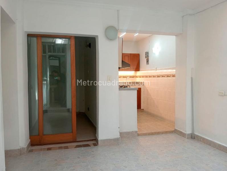 Apartamento de 2 Alcobas cerca a Supermercados en La América - 6