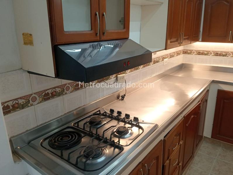 Apartamento de 2 Alcobas cerca a Supermercados en La América - 9