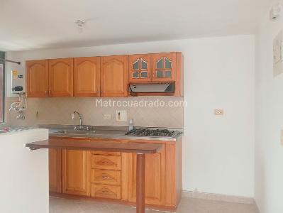Apartamento de 3 alcobas en arriendo en Carlos E. Restrepo, Medellín, 75 m² · foto 5 de 17
