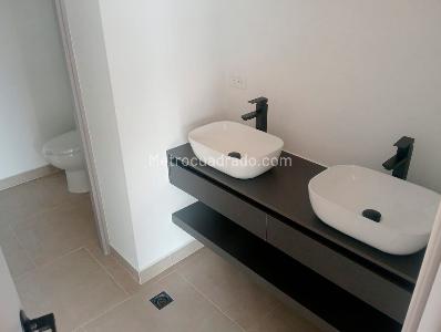 Apartamento de 3 alcobas en venta en Laureles, Medellín, 153 m² · foto 18 de 19