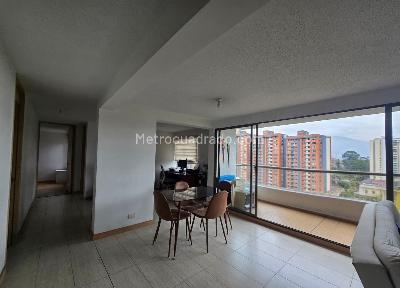 Apartamento de 2 alcobas en venta en Belen, Medellín, 80 m² · foto 3 de 12