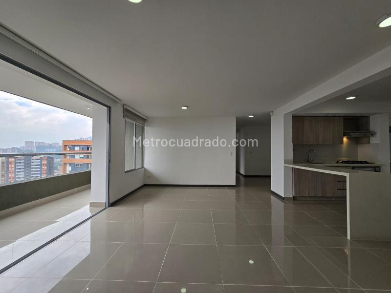 Apartamento Moderno de 3 Alcobas con Piscina en Belén - 3