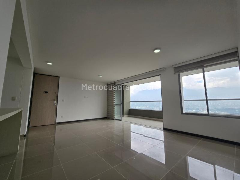 Apartamento Moderno de 3 Alcobas con Piscina en Belén - 4