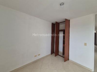 Apartamento de 3 alcobas en venta en Laureles, Medellín, 78 m² · foto 11 de 18