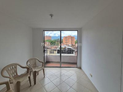 Apartamento de 3 alcobas en venta en Laureles, Medellín, 78 m² · foto 13 de 18