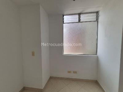 Apartamento de 3 alcobas en venta en Laureles, Medellín, 78 m² · foto 14 de 18