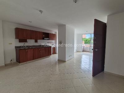 Apartamento de 3 alcobas en venta en Laureles, Medellín, 78 m² · foto 3 de 18