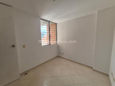 Apartamento de 3 alcobas en venta en Laureles, Medellín, 78 m² · foto 9 de 18
