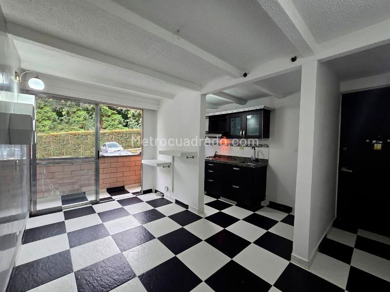 2BR Apartment in Gated Complex near Amenities in Belún - 2