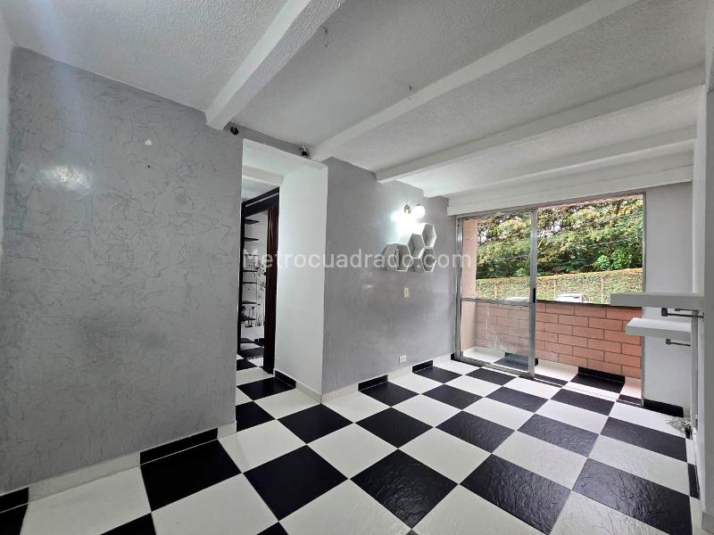 2BR Apartment in Gated Complex near Amenities in Belún - 8