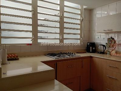 Apartamento en venta en Laureles, Medellín · foto 8 de 19