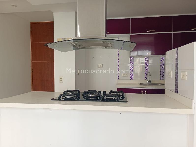 Apartamento de 2 Alcobas con Jacuzzi y Balcón en La América - 5