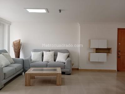 Apartamento de 3 alcobas en arriendo en Laureles, Medellín, 120 m² · foto 3 de 20