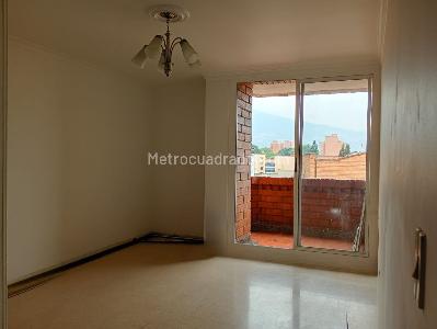 Apartamento de 3 alcobas en arriendo en La Castellana, Medellín, 150 m² · foto 2 de 17