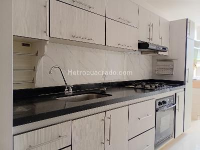 Apartamento de 3 alcobas en arriendo en La Castellana, Medellín, 150 m² · foto 5 de 17