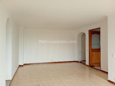Apartamento en venta en Laureles, Medellín · foto 2 de 17