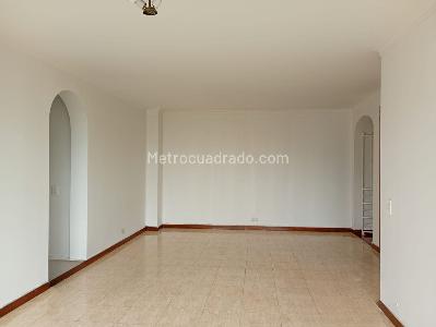 Apartamento en venta en Laureles, Medellín · foto 3 de 17