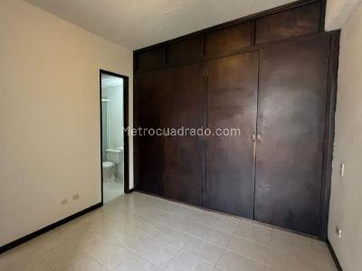 Apartamento de 3 alcobas en venta en Laureles, Medellín, 58 m² · foto 10 de 18