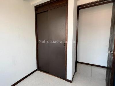 Apartamento de 3 alcobas en venta en Laureles, Medellín, 58 m² · foto 12 de 18