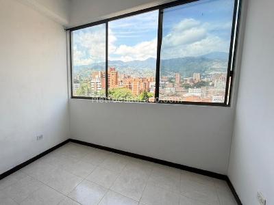 Apartamento de 3 alcobas en venta en Laureles, Medellín, 58 m² · foto 13 de 18