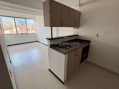 Apartamento de 3 alcobas en venta en Laureles, Medellín, 58 m² · foto 2 de 18