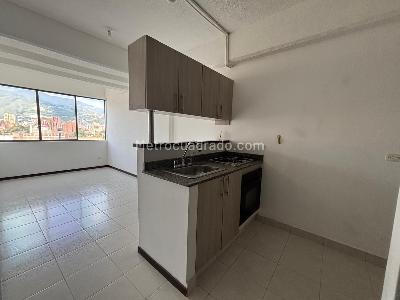 Apartamento de 3 alcobas en venta en Laureles, Medellín, 58 m² · foto 3 de 18