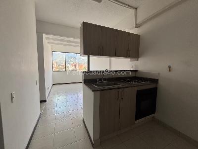 Apartamento de 3 alcobas en venta en Laureles, Medellín, 58 m² · foto 4 de 18