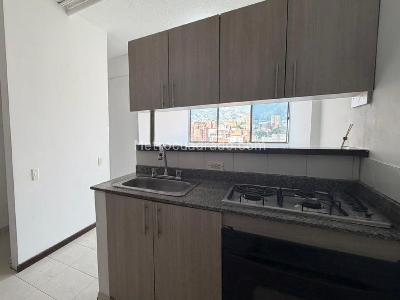 Apartamento de 3 alcobas en venta en Laureles, Medellín, 58 m² · foto 6 de 18